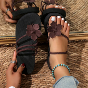 Store flower loaf sandals maroon