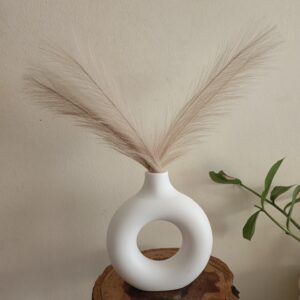 Store donut vase (with pampas)